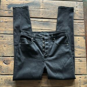 Veronica Beard Debbie Skinny High Rise Jeans in black stretch denim. Size: 28/6